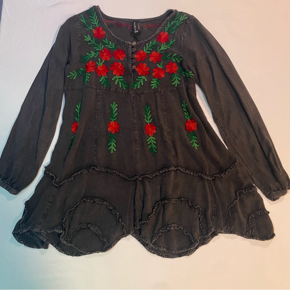Sacred Threads Boho Embroidered Tunic S/M Black Floral Festival Rayon Top